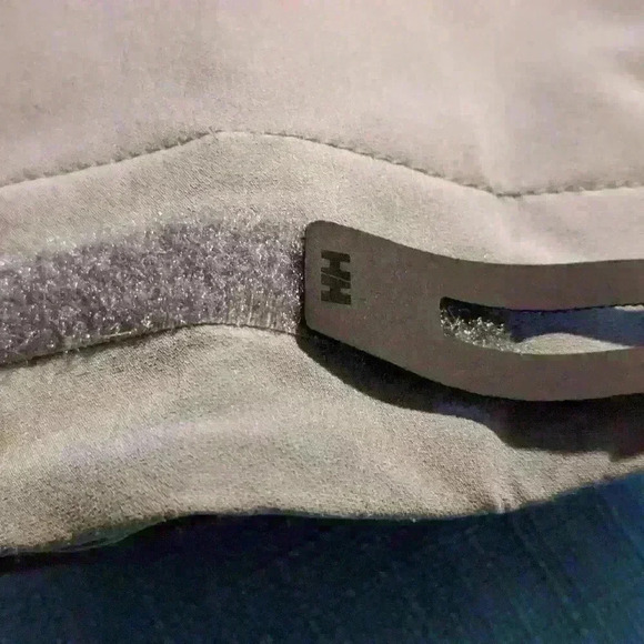 Flawless Helly Hansen Mountain Professional Jacket - Size Women's Large - Picture 15 of 16